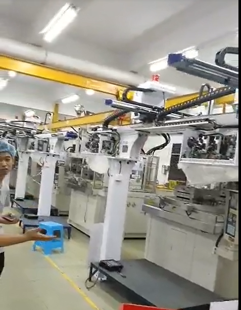 自動立式注塑機