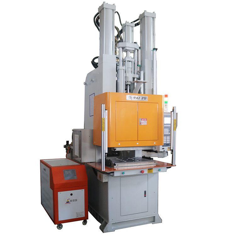 立式C型注塑機